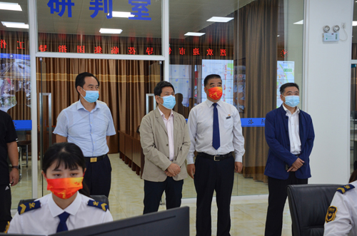 常務(wù)副市長(cháng)孫延文一行國慶節深入公交督導