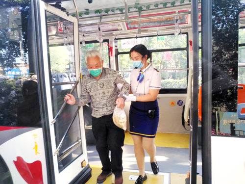 D9 便民公交情滿(mǎn)古都.jpg