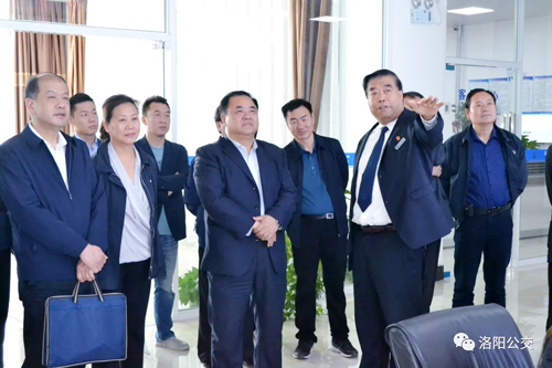 市領(lǐng)導夸公交變化大 市政協(xié)副主席安石柱一行到集團公司調研