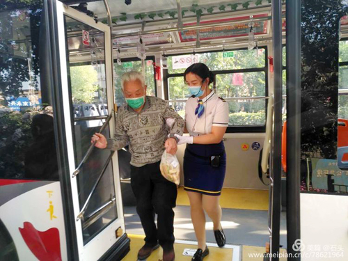 車(chē)靚，服務(wù)也靚01.jpg